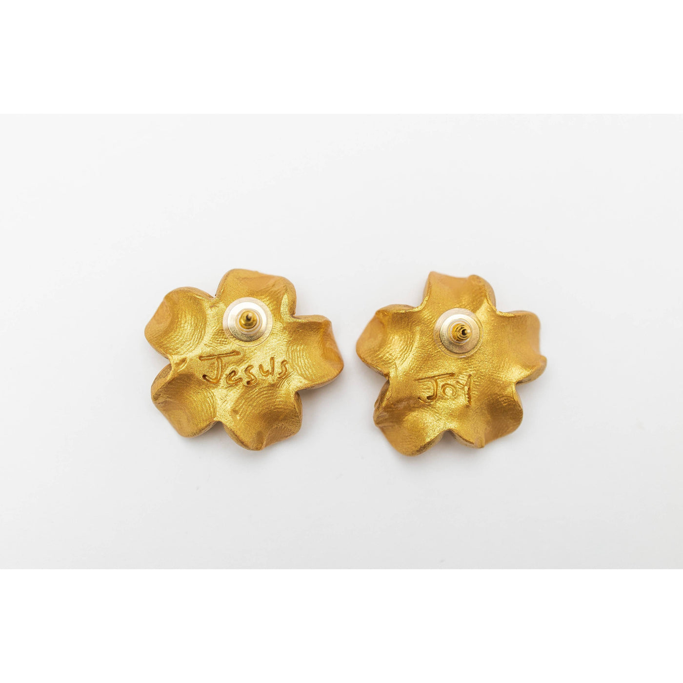 Gardenia Pearl Studs