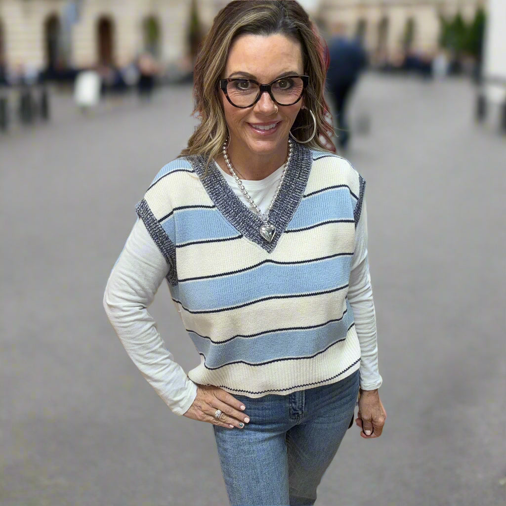 Chic Blue Striped Top